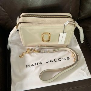Marc Jacobs,Softshot 27,cream color. With dustbag.